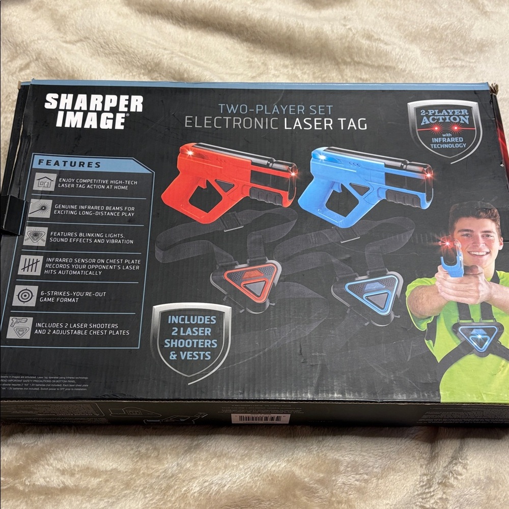 New Sharper Image Lights Vibration Sound Effects Electronic Laser Tag 2 Player